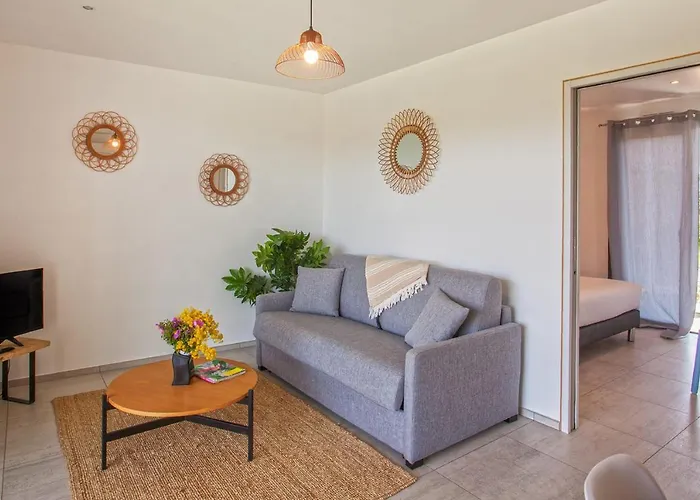 Tramontana Au Calme à 7 Min Des Plages Piscine Partagée Chauffée Bbq